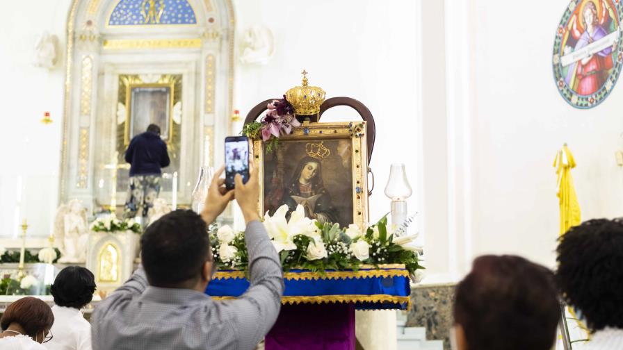 Realizan novena a la Virgen en Santuario de la Altagracia de la Ciudad Colonial