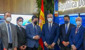 Lanzan 2da edición de la Guía Gastronómica Dominicana en Fitur 2022