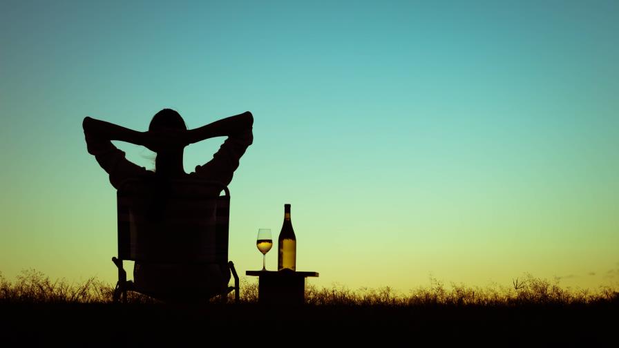 Se jubiló a los 36, recibe 180 mil dólares al año: compartió su secreto para hacer dinero