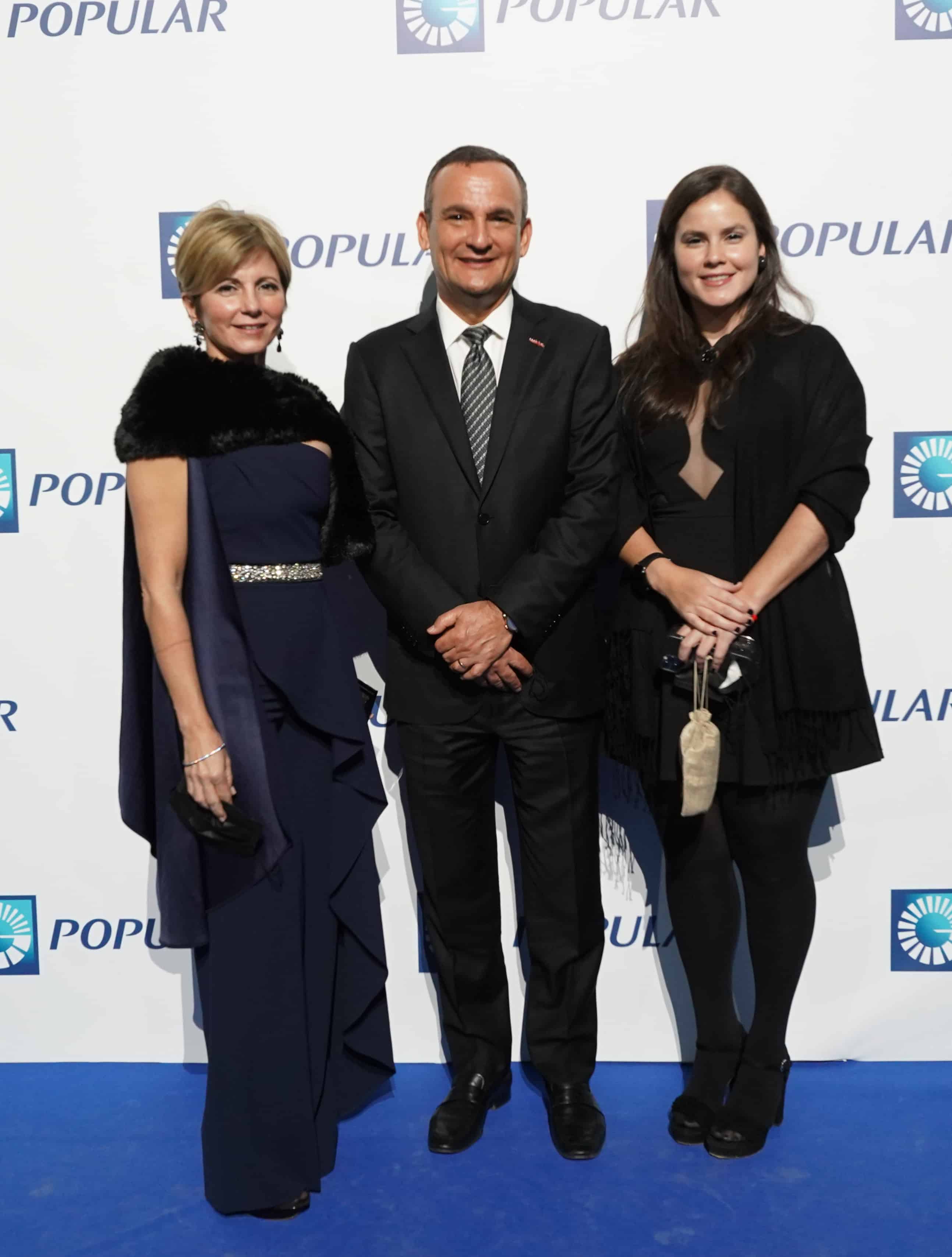 Carmen de Peña, Álvaro Peña y Sara Peña.