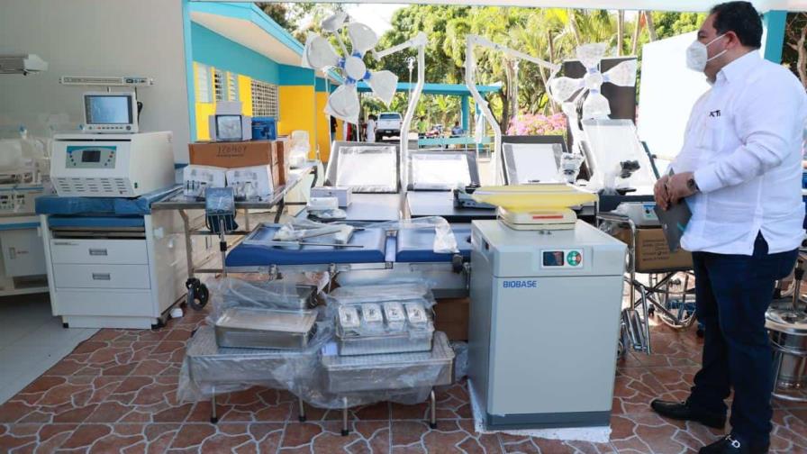 SNS entrega RD$24 millones en equipos a cinco hospitales del Cibao SNS entrega RD$24 millones en equipos a cinco hospitales del Cibao
