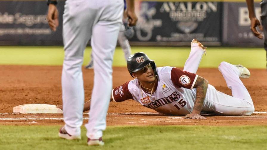 José Sirí empata liderato histórico de bases robadas en serie final