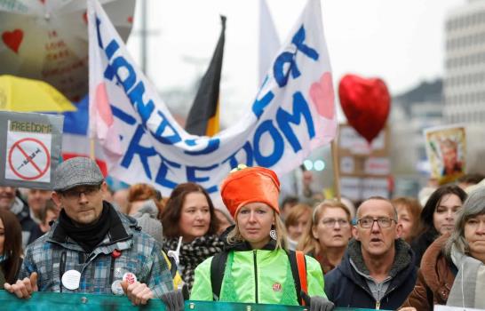 Termina con disturbios la protesta de Bruselas contra restricciones covid
