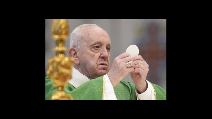 El papa pide reducir las tensiones en Ucrania El papa pide reducir las tensiones en Ucrania