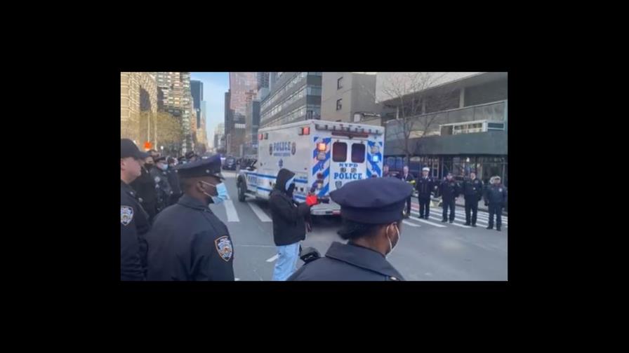 Realizan procesión en honor al policía dominicano asesinado en Nueva York