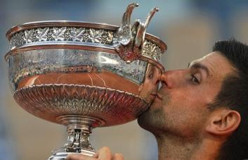 Francia abre las puertas a Djokovic para Roland Garros