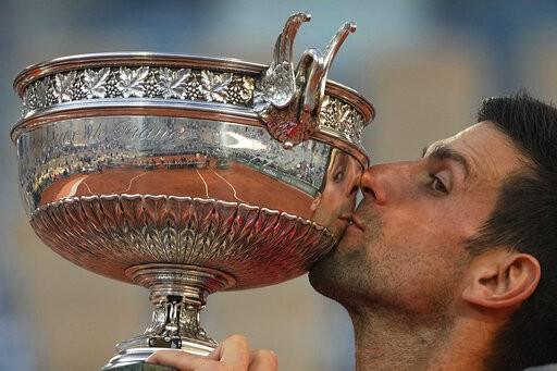 Francia abre las puertas a Djokovic para Roland Garros