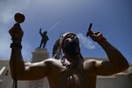Derriban estatua de Ponce de León antes de visita del rey Felipe VI a Puerto Rico Derriban estatua de Ponce de León antes de visita del rey Felipe VI a Puerto Rico