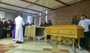 Con honores militares, sepultan a monseñor Agripino Núñez Collado en Santiago