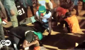 Van ocho muertos por estampida en estadio de Camerún