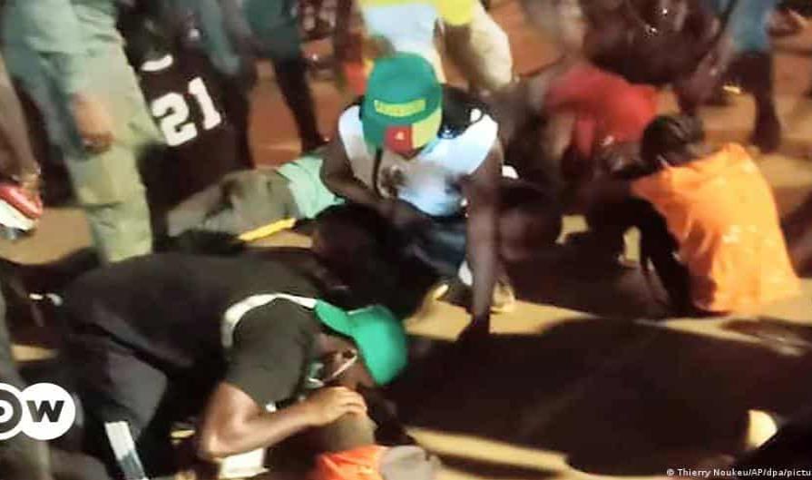 Van ocho muertos por estampida en estadio de Camerún