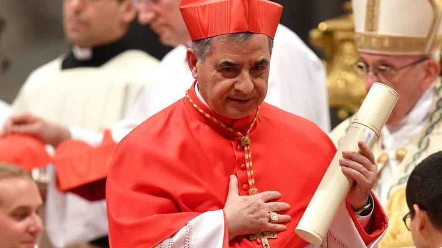 Vaticano unifica el juicio al excardenal Angelo Becciu y lo pospone a febrero