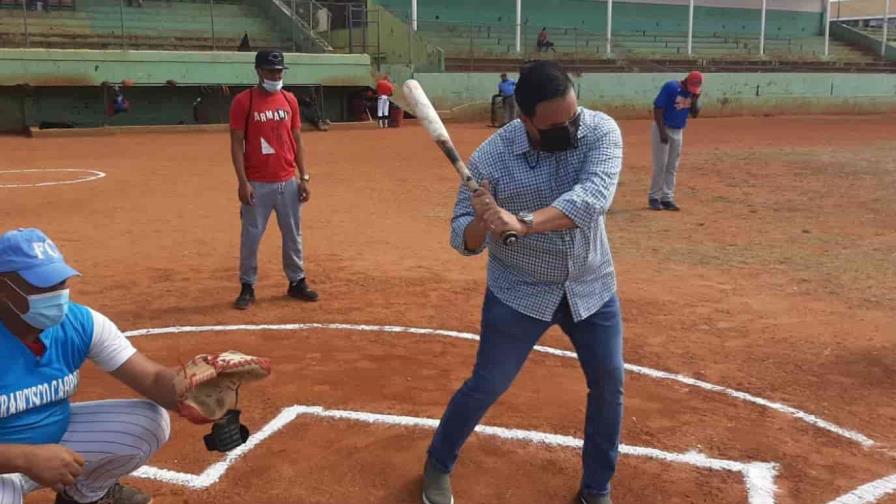 Viejas Glorias abren torneo 42; reconocen a ex secretario de Deportes Viejas Glorias abren torneo 42; reconocen a ex secretario de Deportes