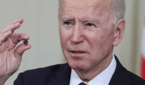 Joe Biden llama estúpido hijo de puta a un periodista Joe Biden llama estúpido hijo de puta a un periodista