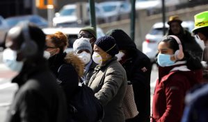 Uso de mascarilla en Nueva York seguirá vigente mientras juez toma decisión