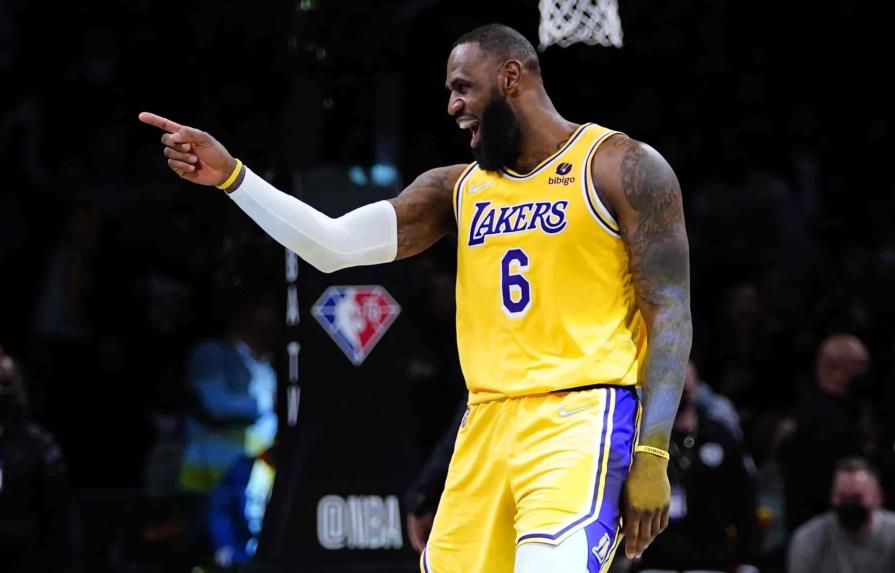 VÍDEO | LeBron anota 33 y Davis vuelve; Lakers vencen a Nets