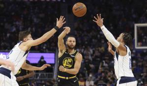 V&Iacute;DEO | Curry y Warriors apabullan a Mavericks