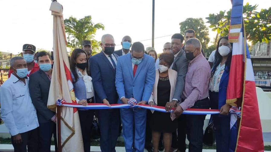 Alcalde de El Seibo inaugura parque en honor a Gregorio Luperón Alcalde de El Seibo inaugura parque en honor a Gregorio Luperón