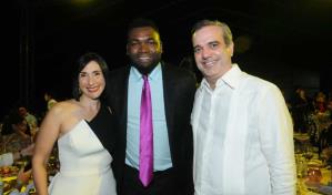 Abinader felicita a David Ortiz: Eres un gran orgullo dominicano