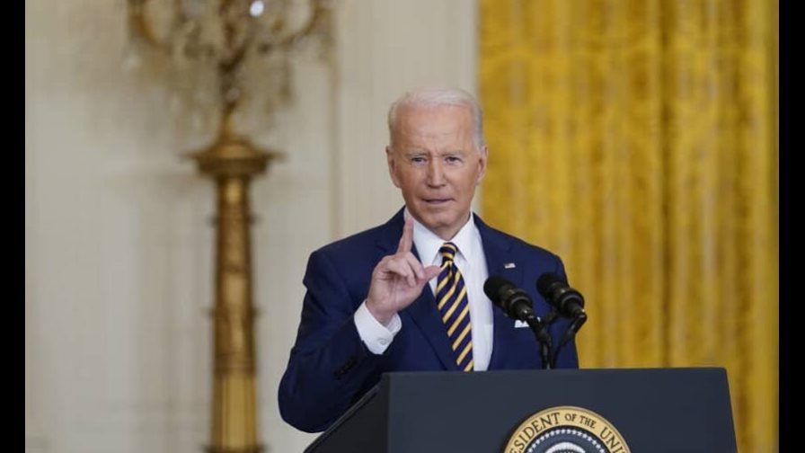 Biden mantiene su promesa de nominar a una afroamericana para el Supremo