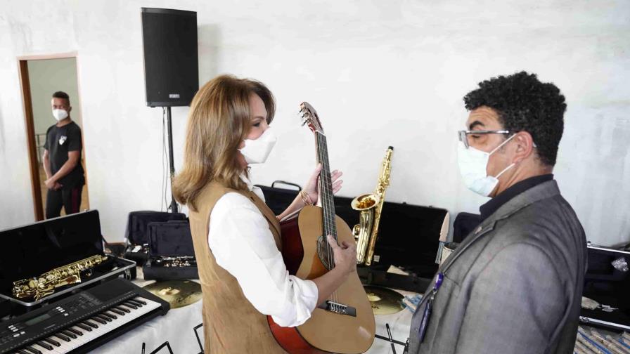 Ministra de Cultura entrega instrumentos musicales al Centro Cultural T3 de Sabana Perdida Ministra de Cultura entrega instrumentos musicales al Centro Cultural T3 de Sabana Perdida