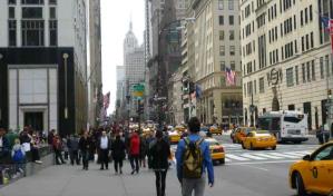 Nueva York planea quitar a los automóviles un 25 % del espacio público