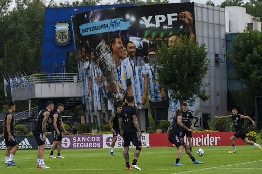 Chile recurre a la altura ante una Argentina sin Messi