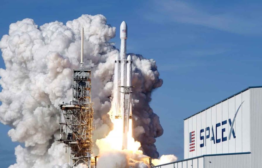 Restos de un cohete de SpaceX se estrellarán en la Luna a principios de marzo
