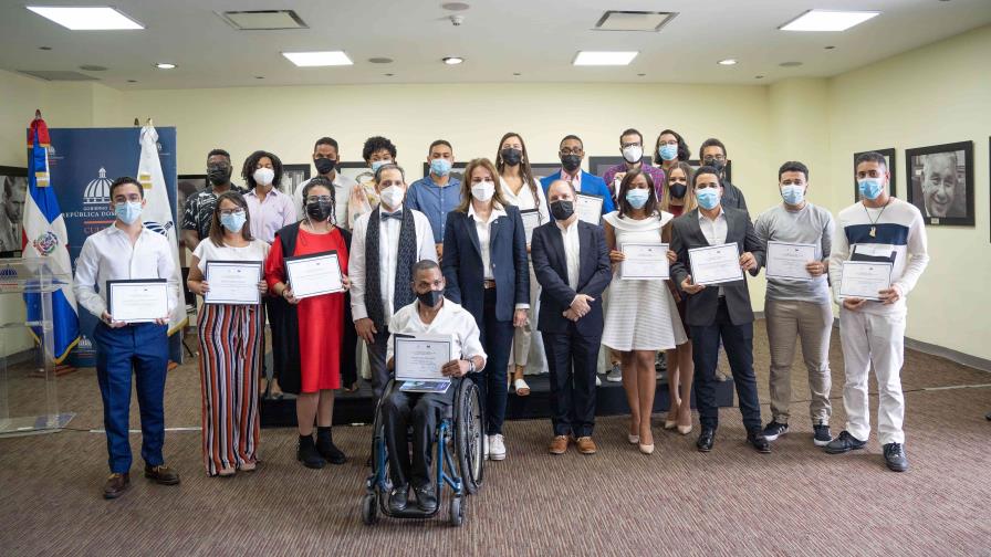 Cultura entrega Premio Joven de la Feria del Libro en sus ediciones 2020 y 2021