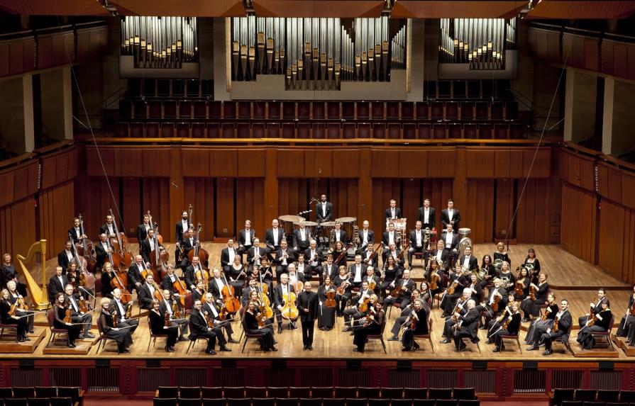 Pese al covid, las orquestas continúan haciendo vibrar al público en EEUU