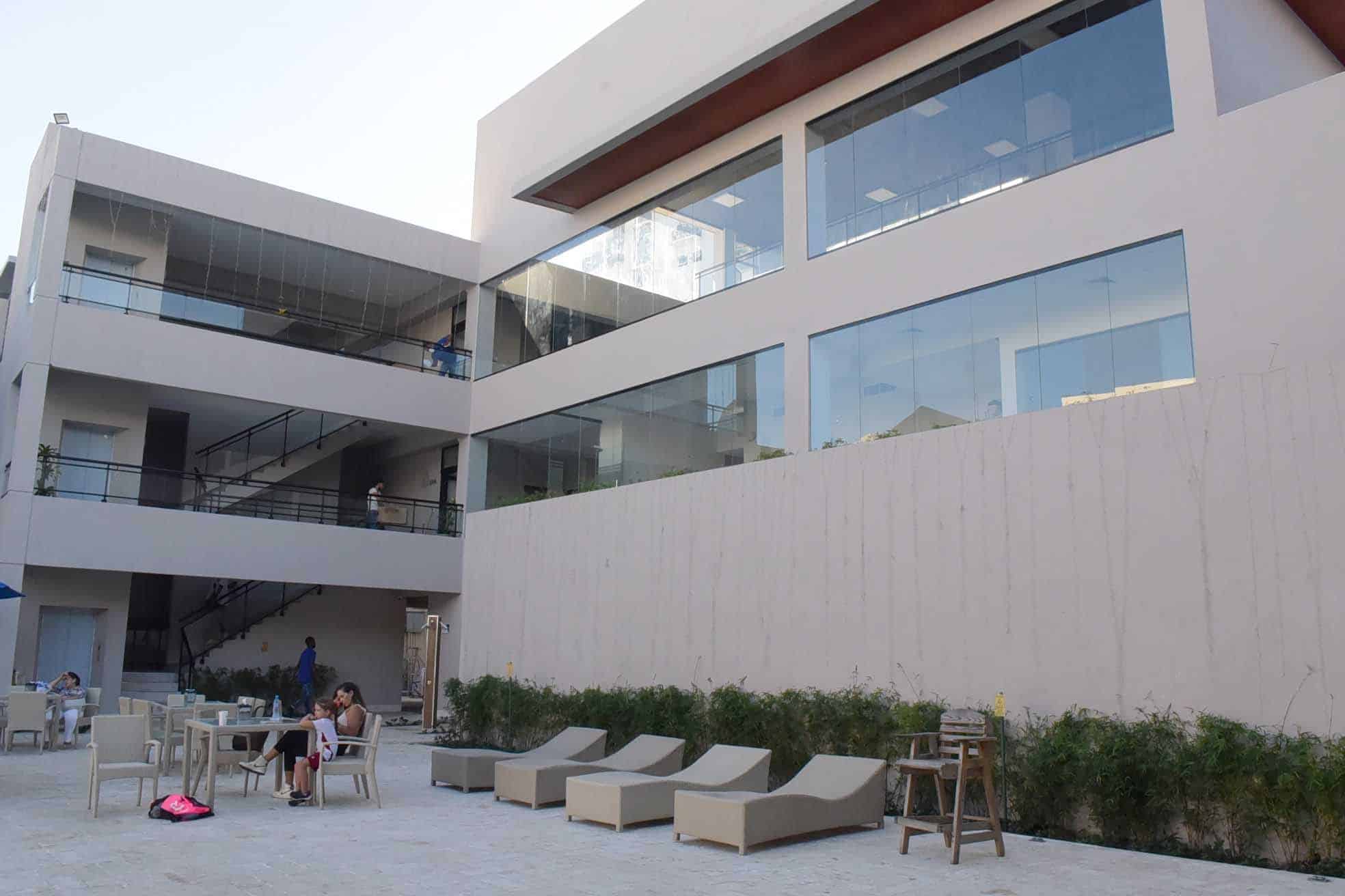 Vista del nuevo edificio de spa-estética del Club Naco.