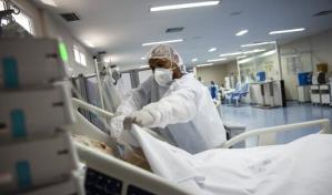 Ola de ómicron manda al hospital a no vacunados en Brasil
