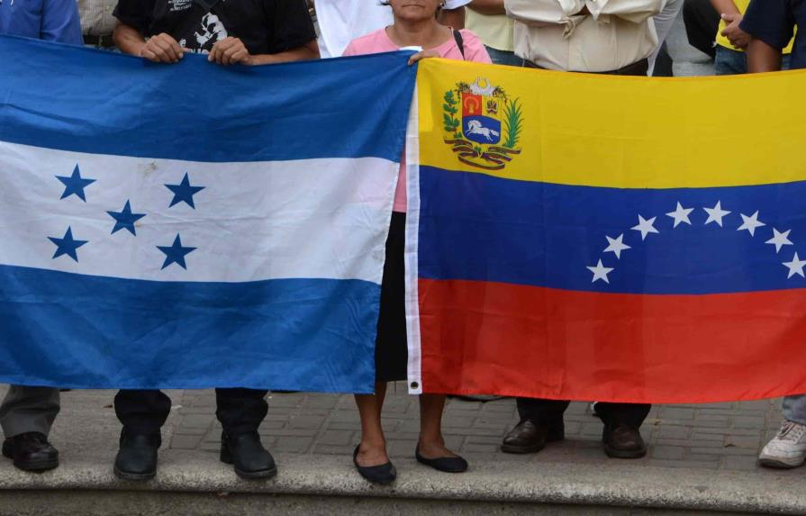 Venezuela da por restablecidas las relaciones diplomáticas con Honduras