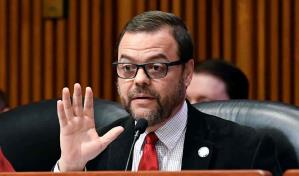 Senador de NY dice plan contra armas del alcalde Eric Adams tiene un enfoque incorrecto