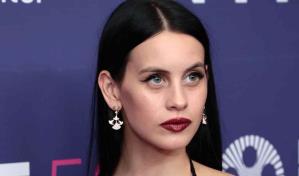 Milena Smit, embajadora de YSL Beauty