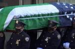 Policías toman Quinta Avenida de Nueva York para despedir a agente muerto