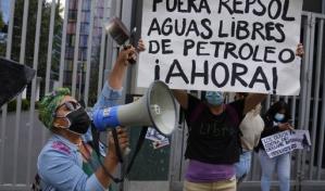 Juez prohíbe salir de Perú por 18 meses a ejecutivos Repsol