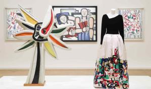 Los dise&ntilde;os de Yves Saint Laurent llegan a los museos de Par&iacute;s