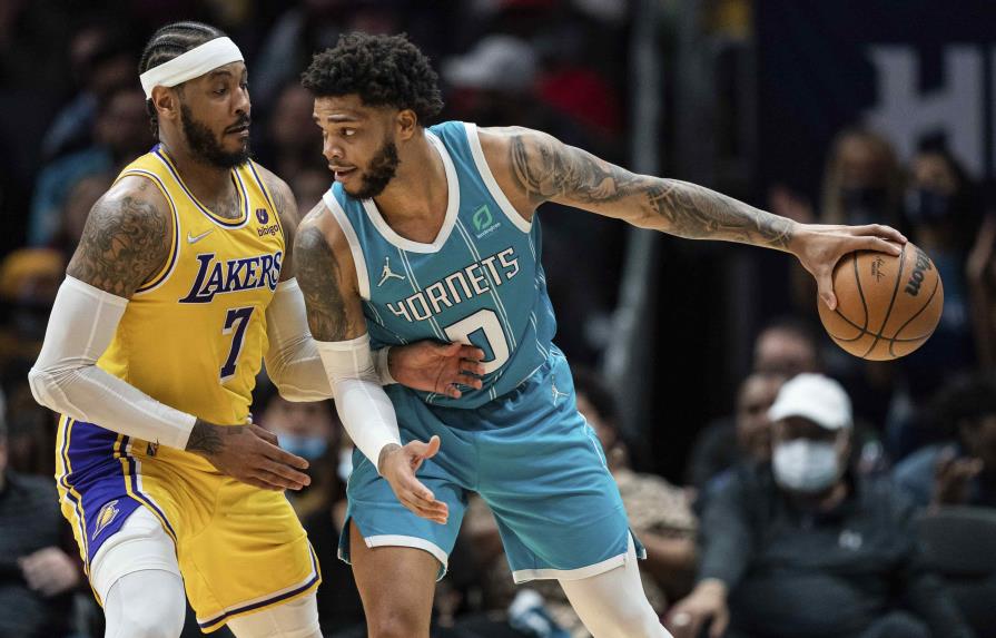 VÍDEO | Hornets doblegan a mermados Lakers