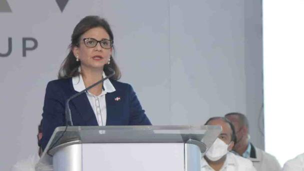 No hay excusas para no vacunarse, dice la vicepresidenta Raquel Peña