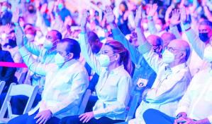 PRM modifica estatutos y da luz verde a reelección presidencial