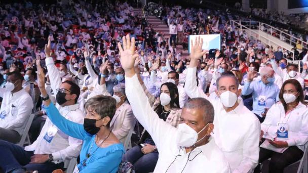 Luis Abinader ya tiene luz verde en el PRM para aspirar a la reelección