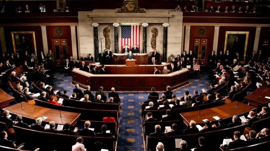 Líderes del Senado de EEUU se disponen a acordar sanciones aplastantes contra Rusia Líderes del Senado de EEUU se disponen a acordar sanciones aplastantes contra Rusia