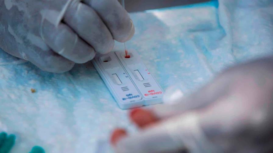 Se registran 1,358 casos activos menos de COVID-19 en el país