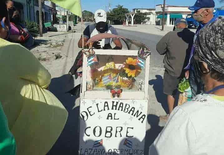 Hombre camina de La Habana al Cobre para cumplir promesa por salud de hijo con cáncer