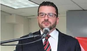 Hombre golpea editor deportivo de Diario Libre y huye