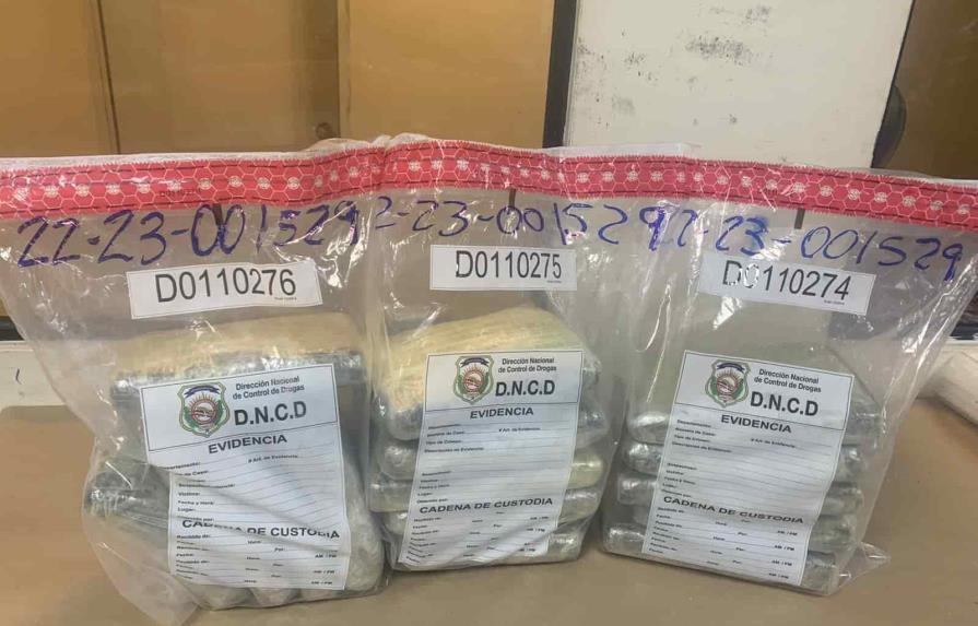DNCD apresa dos hombre y ocupa 15 paquetes de cocaína en San Pedro de Macorís