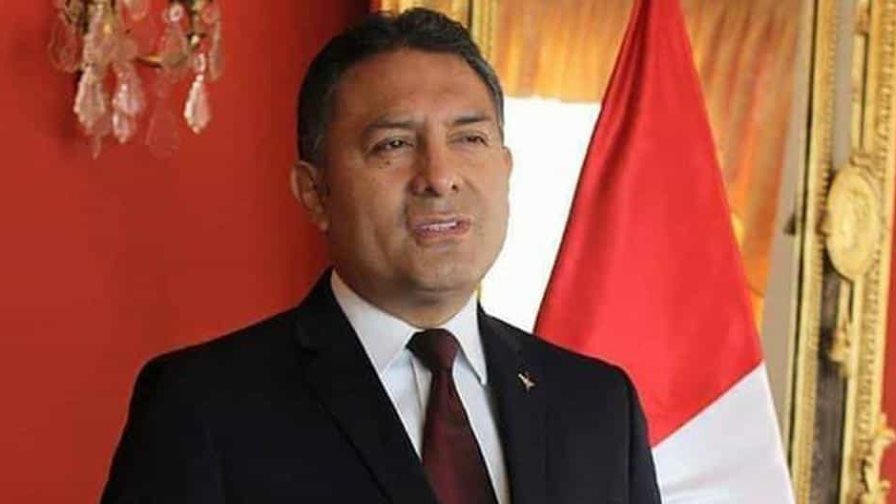 Secretario de Presidencia de Perú dimite y denuncia “gabinete en la sombra”