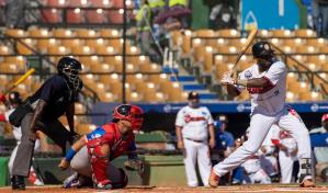 Olmo Rosario finalmente pegó de jonrón en el Quisqueya... a los 41 años