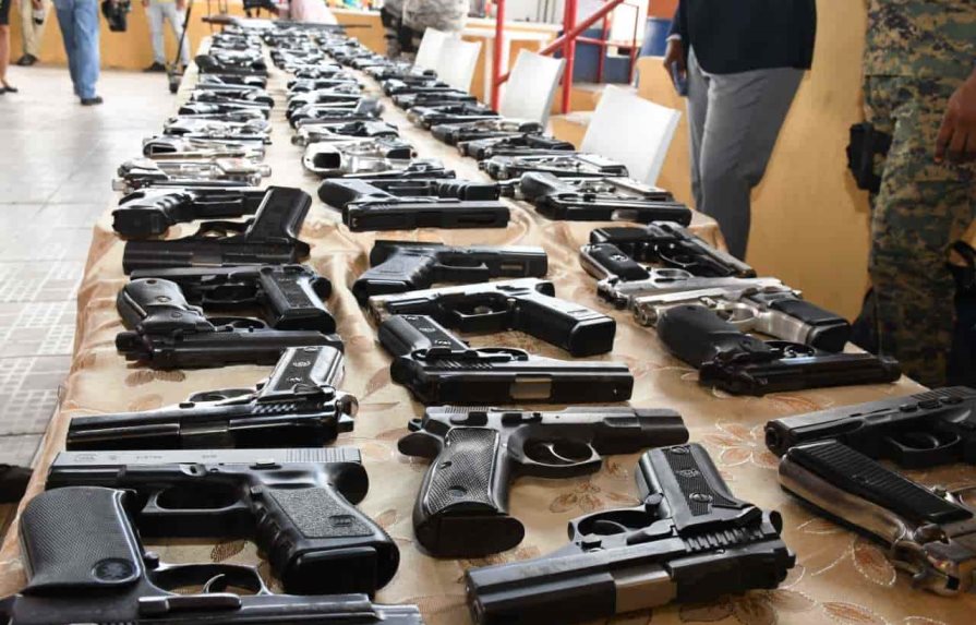 Ministerio de Interior y Policía extiende licencia de armas de fuego vencidas